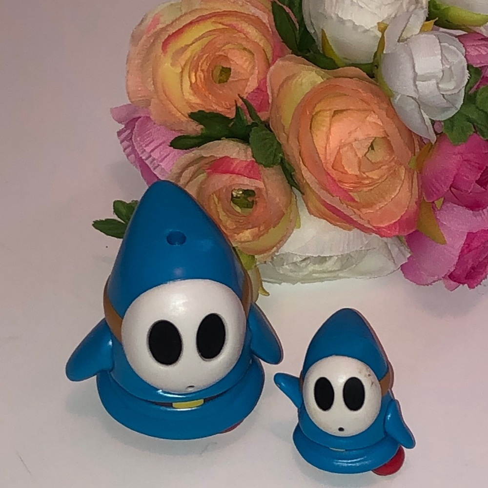 Nintendo Super Mario Bros Blue Shy Guy Figure 3” Shy Guy Blue 2”